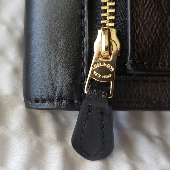 Coach Wallet - Picture 3 of 13